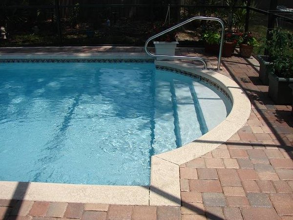 Tout savoir sur les garanties et les assurances pour acheter une piscine