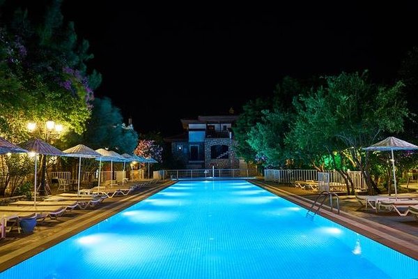 Comment décorer sa piscine et son jardin ?