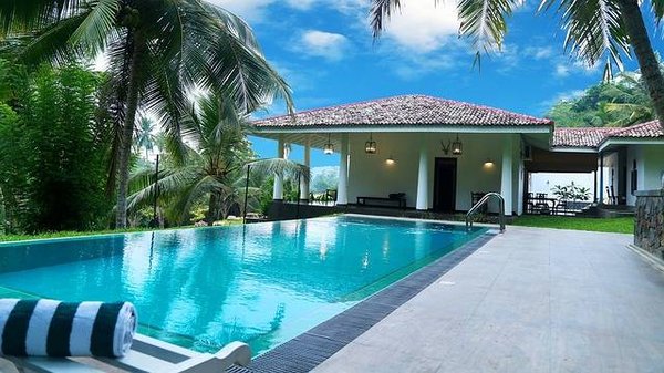 Les compétences et qualités nécessaires pour être un professionnel de la piscine