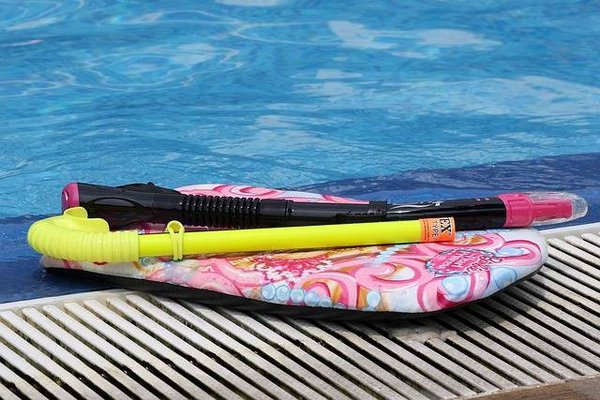 Comment nettoyer et ranger des accessoires de piscine ?